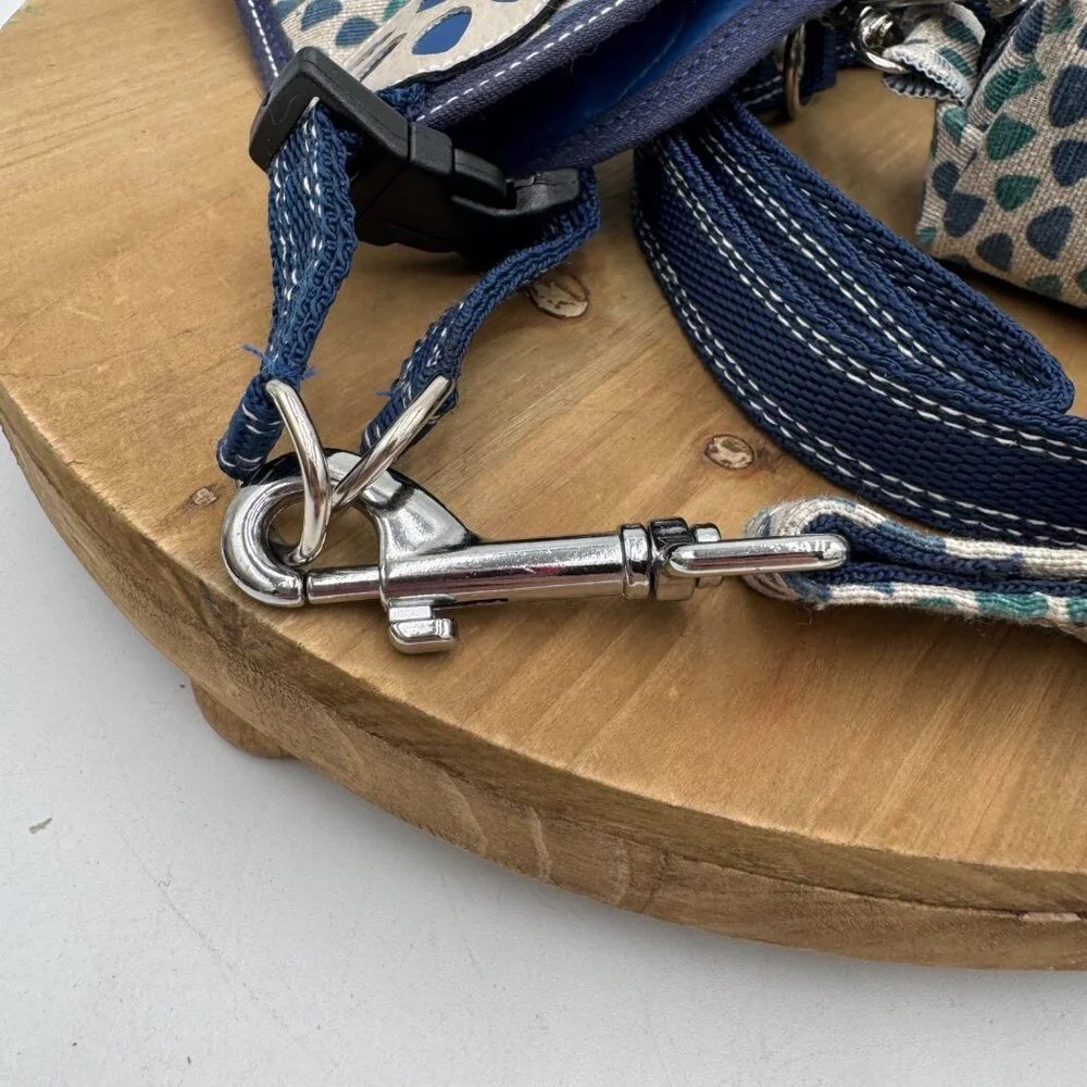 Dog harness and matching leash and poop bag holder size XS